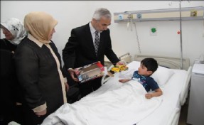 BAŞKAN SÜNNET ÇOCUKLARINI ZİYARET ETTİ