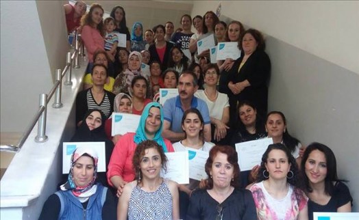 Maltepe Kent Konseyi?nin İşbirliğiyle Yürütülen Anne Destek Projesi İlk Mezunlarını Verdi