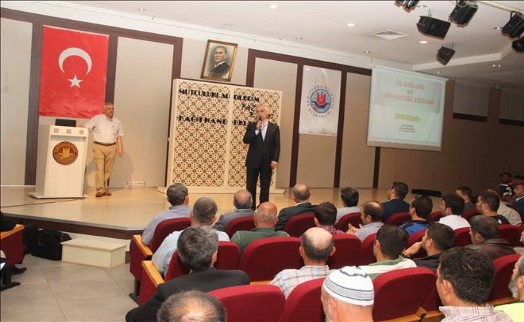 TEMİZLİK İŞÇİLERİNE İŞ SAĞLIĞI VE GÜVENLİĞİ ANLATILDI