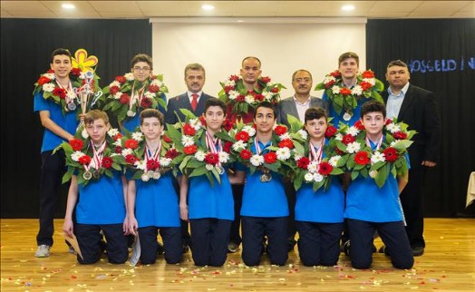 Başkan Usta?dan Türkiye İkincisi Voleybolculara Ödül