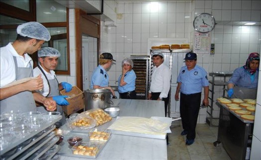 ÜMRANİYE BELEDİYE ZABITASI´NDAN RAMAZAN DENETİMİ