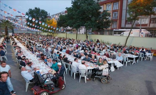 İLK İFTAR SOFRASI GÜLTEPE´DE KURULDU