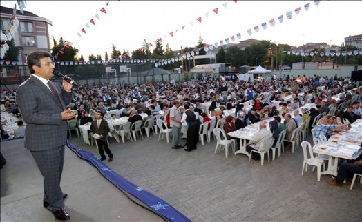 AYNI SOFRADA BULUŞTULAR BEREKETİ PAYLAŞTILAR