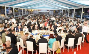 BEŞİKTAŞ´TA BİNLERCE VATANDAŞ İFTARDA BULUŞTU