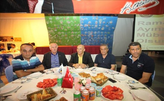 Başkan Altınok Öz, Taksici ve Minibüsçülerle İftarda Buluştu