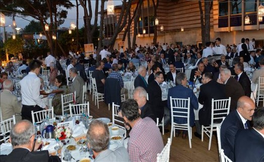 ÜSKÜDAR´I YÖNETENLER İFTARDA BULUŞTU