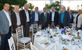 ÜSKÜDAR´I YÖNETENLER İFTARDA BULUŞTU