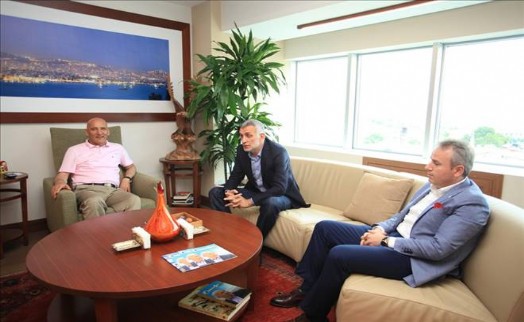 Trabzonspor Kulübü Başkanı İbrahim Hacıosmanoğlu´ndan Başkan Altınok Öz´e ziyaret