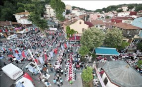 Beykoz Meydanı´nda 5 Bin Kişilik İftar Bereketi