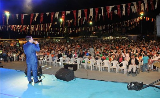 Gaziosmanpaşalılar, Abdurrahman Önül Konserinde Gözyaşlarını Tutamadı