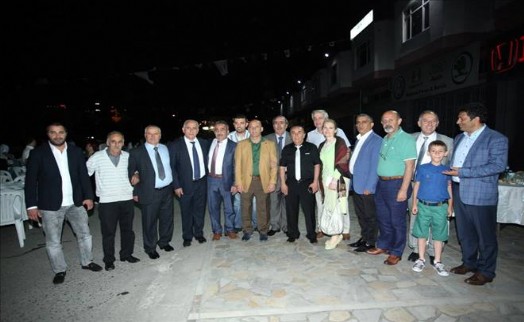 BAŞKAN ALTINOK ÖZ KARTAL OTO SANAYİ SİTESİ ESNAFIYLA İFTARDA BULUŞTU