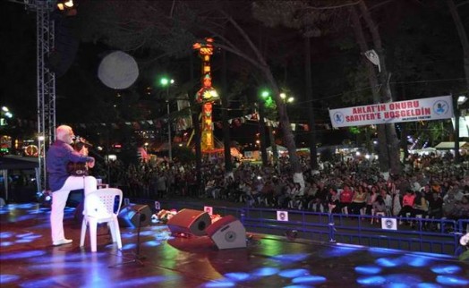 SARIYER´DEN HALK MÜZİĞİ USTALARI GEÇTİ