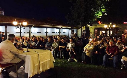 ÜSKÜDAR´DA ÇINARALTI SOHBETLERİ