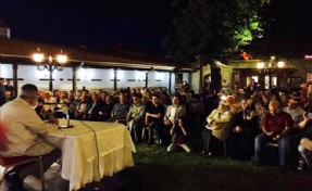 ÜSKÜDAR´DA ÇINARALTI SOHBETLERİ