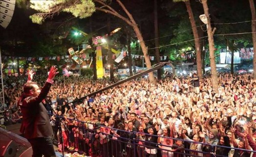 FERHAT GÖÇER´E SARIYER´DE SEVGİ SELİ