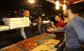 ÇEKMEKÖY´DEKİ HEMŞEHRİ SOKAĞI TÜRKİYE´Yİ KONUK EDİYOR