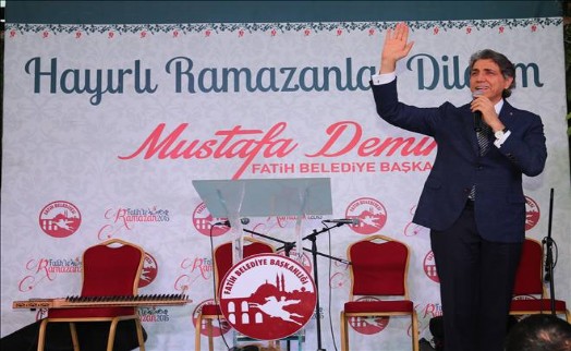 Karagümrük Meydanı İftarla Coştu