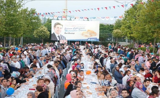 ELLER SEMAYA, ZULÜM ALTINDAKİ MÜSLÜMANLAR İÇİN AÇILDI