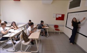 STAJA GELDİLER İNGİLİZCE ÖĞRETİYORLAR