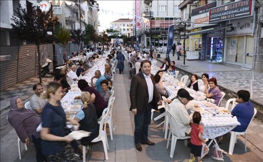 MALTEPELİLER, SEVGİ SOFRASINDA KENETLENDİ