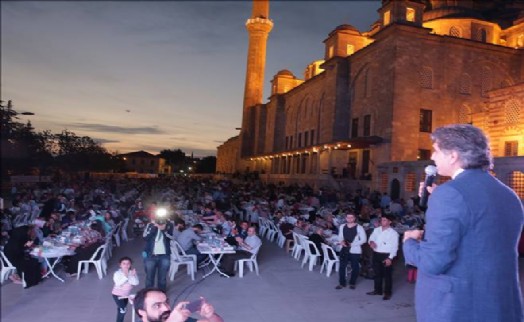 Fatih´in Gölgesinde İftar