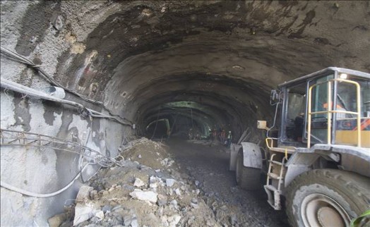 KAĞITHANE, METROYLA ULAŞIMIN MERKEZİ OLUYOR