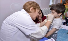 KREŞ ÖĞRENCİLERİ DİŞ TARAMASINDAN GEÇTİ