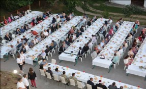 KARDEŞLİK SOFRASI KARDEŞ ŞEHİR FOJNİCA´DA KURULDU