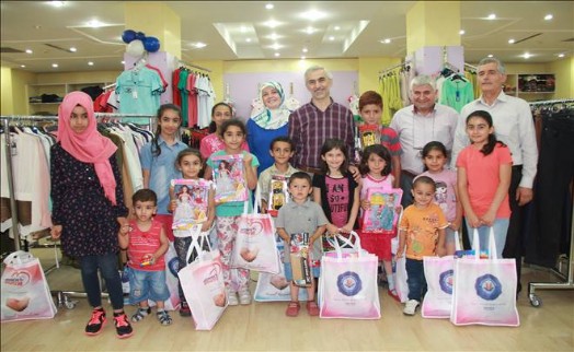 KAĞITHANE BELEDİYESİ´NDEN 2 BİN 500 KİŞİYE KIYAFET YARDIMI