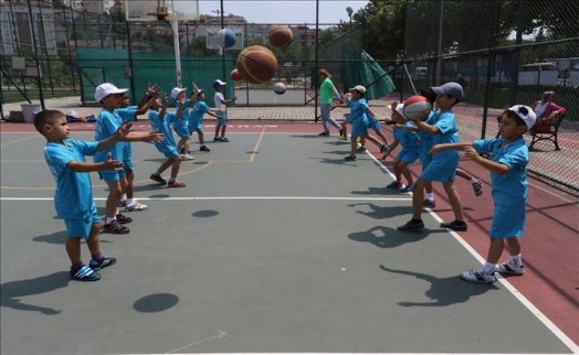 Eyüp´te Çocuklar ve Gençler Çok Şanslı