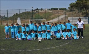 ÜMRANİYE´DE BİNLERCE ÖĞRENCİ SPOR YAPIYOR