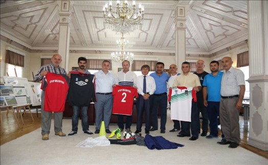 Başkan Aydın istedi Makedonya´daki Türkler futbol takımı kurdu