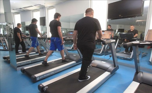 BELEDİYE PERSONELİ İŞ STRESİNİ SPORLA ATIYOR