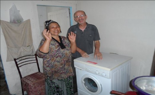 Şefkateli Mağazası Eyüplü İhtiyaç Sahiplerinin yanında