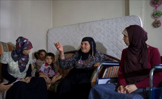 KÜÇÜKÇEKMECE BELEDİYESİ´NDEN MÜLTECİLER MASASI