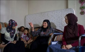 KÜÇÜKÇEKMECE BELEDİYESİ´NDEN MÜLTECİLER MASASI