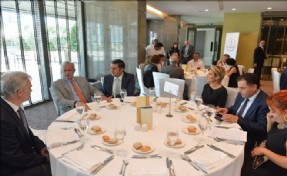 Hayri İnönü, Okul Müdürleri ile Bir Araya Geldi