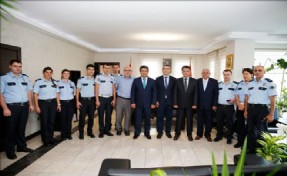 BAŞKAN KARADENİZ´DEN İLÇE EMNİYETİNE ANLAMLI ZİYARET