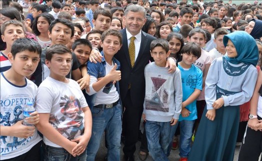 OKULLARIN TEMİZLİĞİ ÜSKÜDAR BELEDİYESİ´NDEN