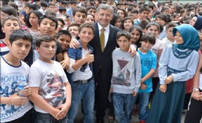 OKULLARIN TEMİZLİĞİ ÜSKÜDAR BELEDİYESİ´NDEN