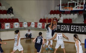 ÇEKMEKÖY BELEDİYESİ KADIN BASKETBOL TAKIMI BURSA ZEYTİN GENÇLİK SPOR´U ELİ BOŞ GÖNDERDİ