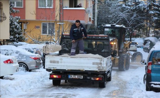 ÇEKMEKÖY´DE KIŞ MESAİSİ