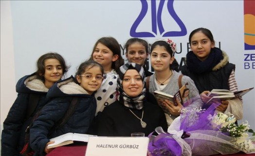 Yazar Halenur Gürbüz: ?Yazarken Bu Dünyadan Uzaklaşırsınız?