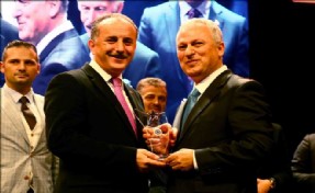 Başkan Çağırıcı YTÜ Rektörlük Özel Ödülü´ne layık görüldü