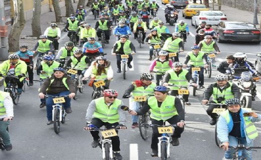 GAZETECİLER KENDİ GÜNLERİNİ PEDAL ÇEVİREREK KUTLADI