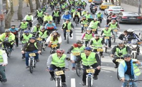 GAZETECİLER KENDİ GÜNLERİNİ PEDAL ÇEVİREREK KUTLADI