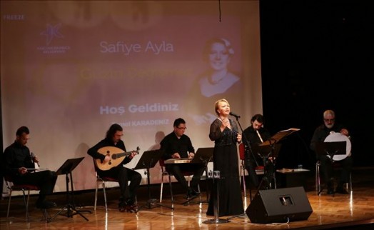 EFSANEVİ SANATÇI SAFİYE AYLA, KÜÇÜKÇEKMECE´DE ANILDI