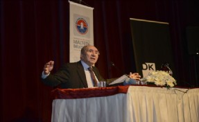 'Okuma Günleri'nin İlk Konuğu Altan Öymen Oldu