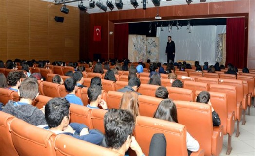 Tuzlalı Gençler, Madde Bağımlılığı İle Mücadeleye Sanatla Katılıyor