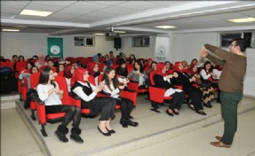 GAZİOSMANPAŞA BELEDİYESİ´NİN İŞARET DİLİ KURSU BÜYÜK İLGİ GÖRÜYOR